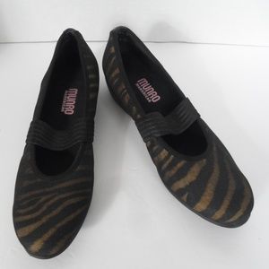 Munro Black/Gold Wedge Heel Dress Flats Size 7.5N